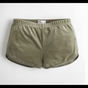 Hollister Velvet shorts